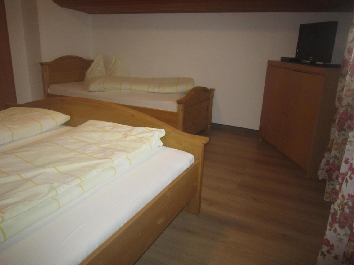 Hotel Garni Austermayer Traunreut Esterno foto