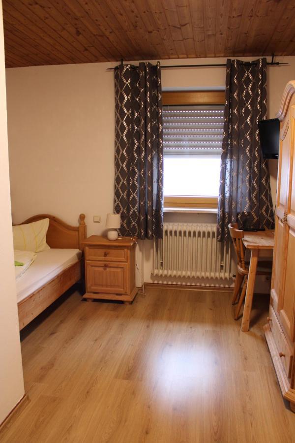 Hotel Garni Austermayer Traunreut Esterno foto